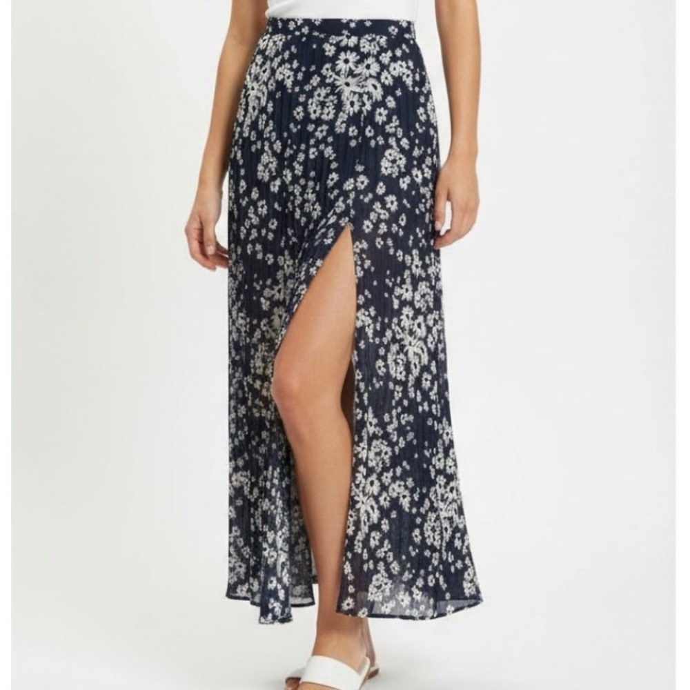 Hollister Navy Floral Maxi Skirt Slit Pleated Boho Beach Coquette Size S‎